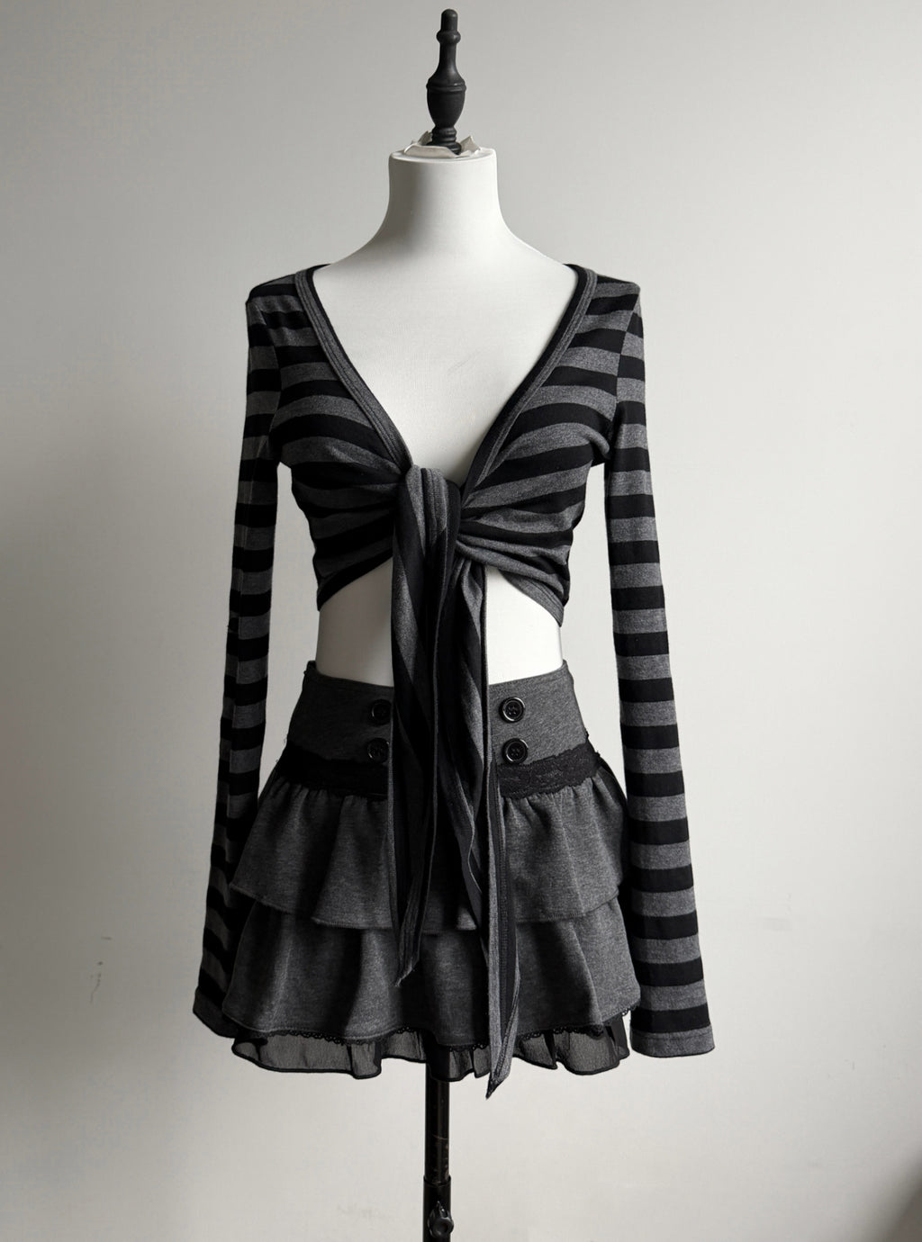 Lace Gray | Black & Gray Striped Tie-Waist Cardigan, Vintage Grunge Tone Slim-Fit Versatile Adjustable Sleeve Cropped Jacket