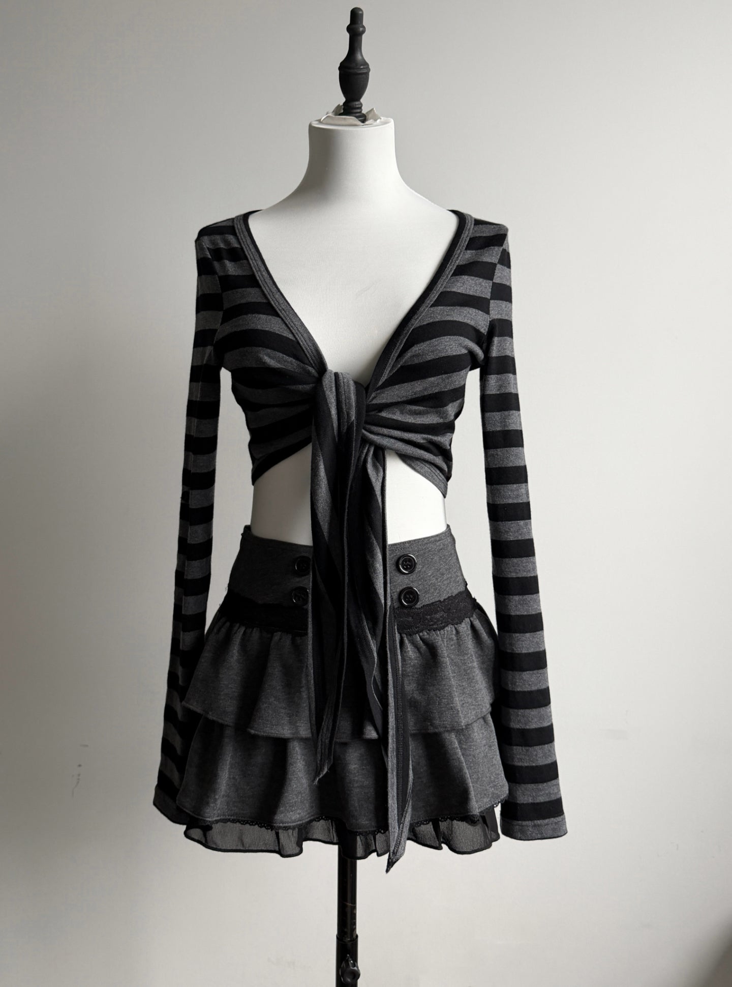 Lace Gray | Black & Gray Striped Tie-Waist Cardigan, Vintage Grunge Tone Slim-Fit Versatile Adjustable Sleeve Cropped Jacket