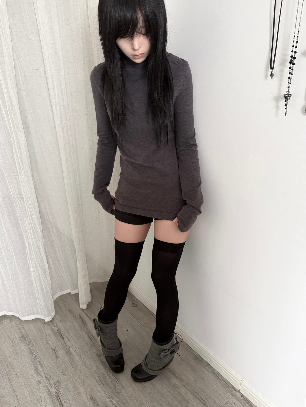 Lace Gray｜Turtleneck warm base sweater with button design and thumbhole cuffs