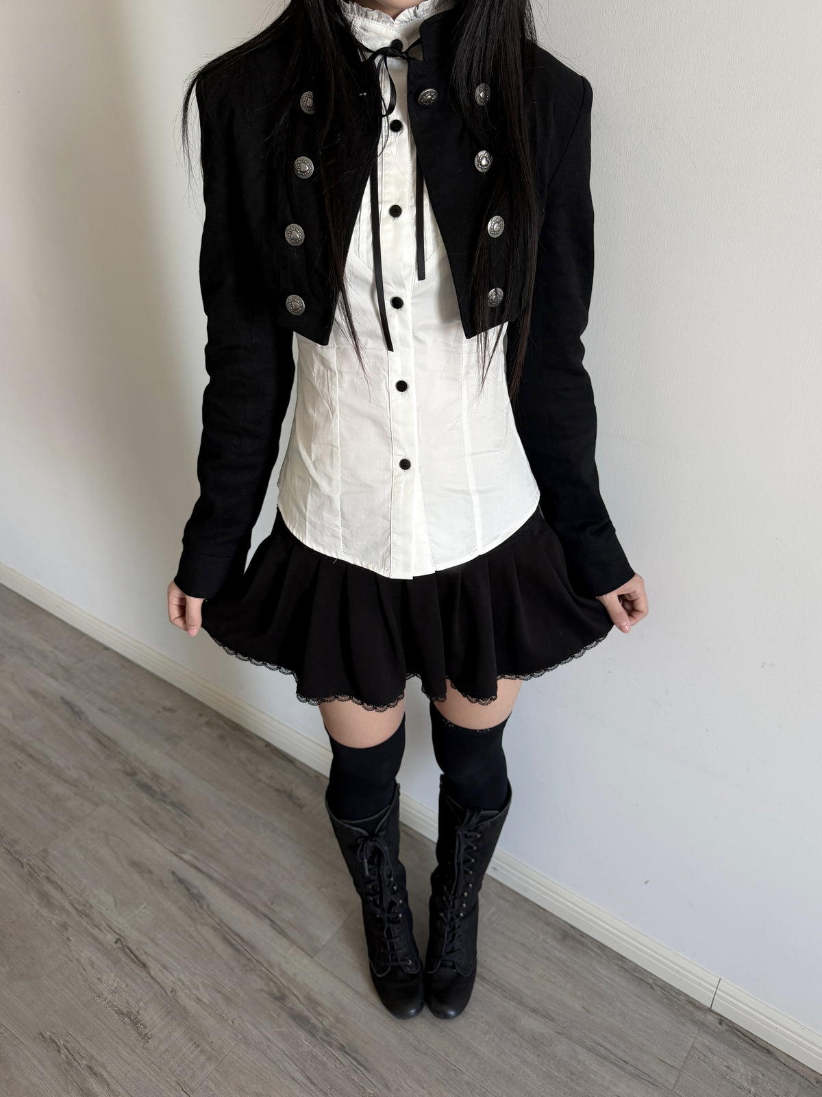 Lace Gray｜Stand‑Collar Dark‑Aesthetic Double‑Breasted Twill Cropped Jacket
