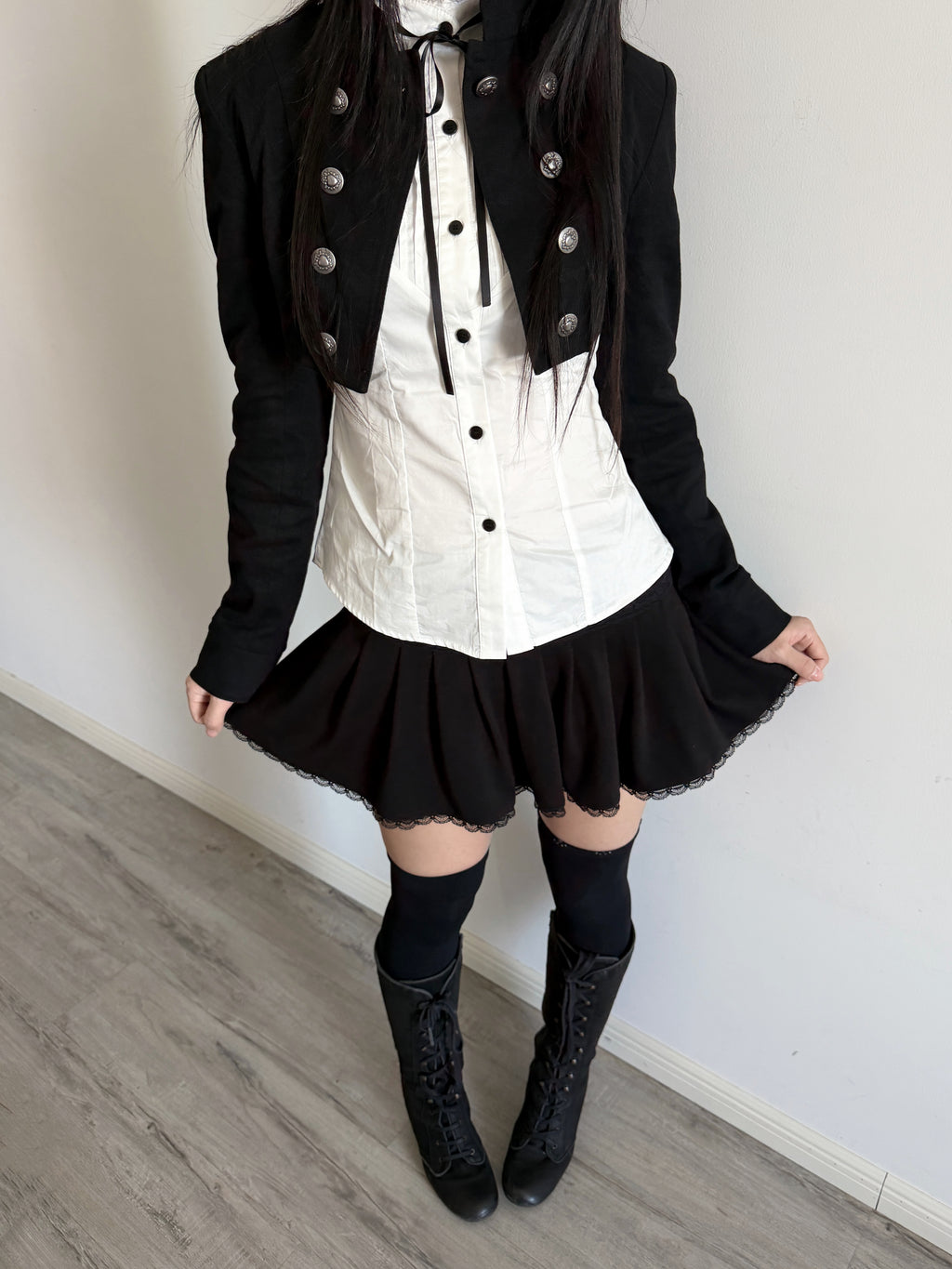 Lace Gray｜Stand‑Collar Dark‑Aesthetic Double‑Breasted Twill Cropped Jacket
