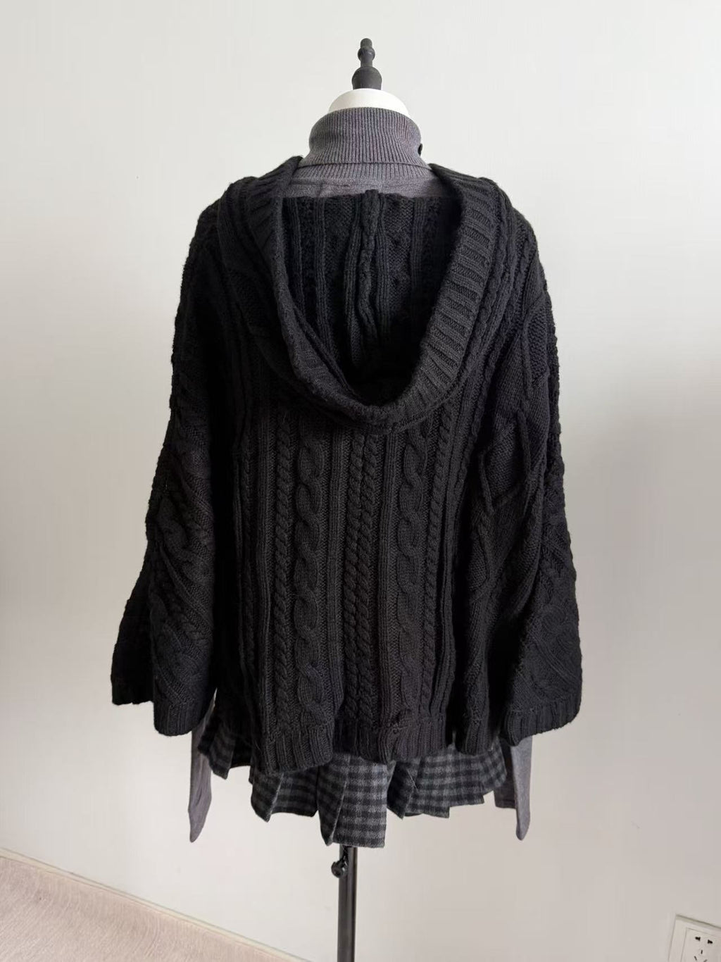 Lace Gray｜Vintage vibe Knit Hooded poncho Batwing Loose